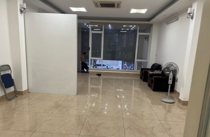 Cho thuê nhà mới ngõ Lãng Yên, 4 tầng, 40m2, 3 ngủ, 12 Triệu Full đồ mới koong